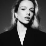 Vanessa Aleksander zdjęcie z instagrama aktorki, uśmiechnięta młoda aktorka z długimi włosami